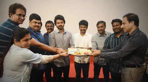 விஜயுடன் இணைந்த பிக் பாஸ் கவின்: தளபதி 65 பூஜை கோலாகலம்