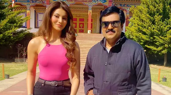 bollywood actress Urvashi Rautela, Urvashi Rautela condolence to actor vivek death, actor vivek, பாலிவுட் நடிகை ஊர்வசி ரவ்டேலாவுக்கு தமிழ் வசனம் கற்றுக் கொடுத்த விவேக் வீடியோ, விவேக் மரணம், ஊர்வசி ரவ்டேலா இரங்கல், சரவணா ஸ்டோர்ஸ் சரவணன், saravanas stores woner movie heroine urvashi rautela, actor vivek teaching tamil dailogue to urvashi rautela, வைரல் வீடியோ, viral video