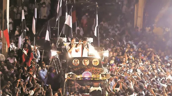 India news in tamil Udhayanidhi Stalin targets PM; Swaraj, Jaitley daughters protest