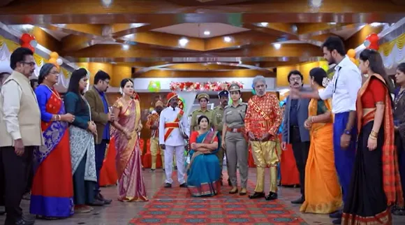 Sun TV Serial: ரோஜா மீது திருட்டுப் பழி; திடீர் ட்விஸ்ட் கொடுத்த அர்ஜுன்!