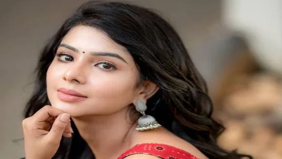 Cook with Comali Pavithra Lakshmi Accident Face Surgery Tamil News