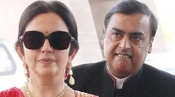 Mukesh ambani watching vijay tv serial meme, Mukesh ambani meme, baakiyalakshmi serial meme, விஜய் விடி, பாக்யலட்சுமி சீரியல், முகேஷ் அம்பானி, கோபி, சதீஷ், vijay tv baakiyalakshmi serial meme, actor sathish shares meme, sathish shares mukesh ambani meme