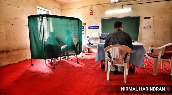 Less than 0-5 sign up for vaccines via rural centres govt cited to Supreme Court Tamil News