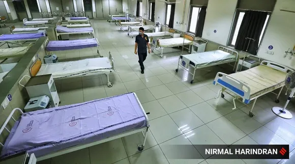 தடுப்பூசி செலுத்தியவர்களுக்கு கொரோனா ஏற்பட்டாலும் மருத்துவமனை சேர்க்கை விகிதம் குறைவு