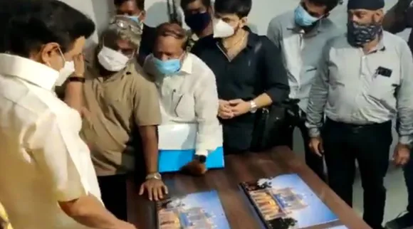 CM MK Stalin Delhi visit, mk stalin delhi visit, mk stalin durga delhi visit, durga stali, delhi tamil nadu house, முதலமைச்சர் முக ஸ்டாலின், டெல்லி, தமிழ்நாடு இல்லம், முக ஸ்டாலின் டெல்லி பயணம், முக ஸ்டாலின் பிரதமர் மோடி சந்திப்பு, தமிழ்நாடு, துர்கா ஸ்டாலின், கனிமொழி, துரைமுருகன், திமுக, mk stalin meets pm modi, kanimozhi, dmk, tr baalu, rs bharathi, durai murugan, MK stalin stay at Jayalalitha suit room in Delhi Tamil Nadu house