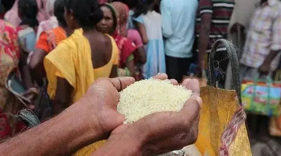 ரேஷன் கடைகளில் ரூ4000 பெற கடைசி தேதி இதுதான்... புதிய கார்டுகளுக்கு பொருட்கள் அறிவிப்பு!
