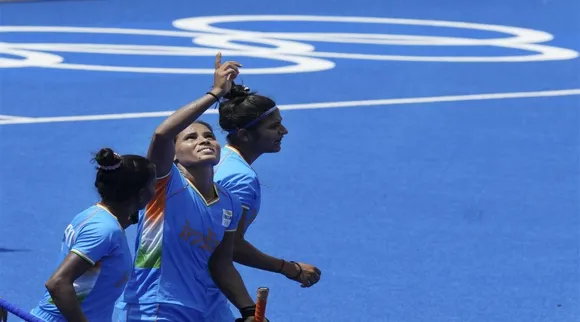 youths pass casteist remarks, indian hockey player vandana katariyas, சாதி வெறி பாய்ச்சல், இந்திய மகளிர் ஹாக்கி, டோக்கியோ ஒலிம்பிக்ஸ், வந்தனா கட்டாரியா, இந்திய ஹாக்கி வீராங்கணை வந்தனா கட்டாரியா, வந்தனா கட்டாரியா உறவினர் மீது சாதிவெறி மிரட்டல், ஹரித்வார், Vandana’s brother says 3-4 youths were bursting crackers and dancing outside their house, Haridwar, tokyo olympics, Indian hockey women team, vandana katariyas