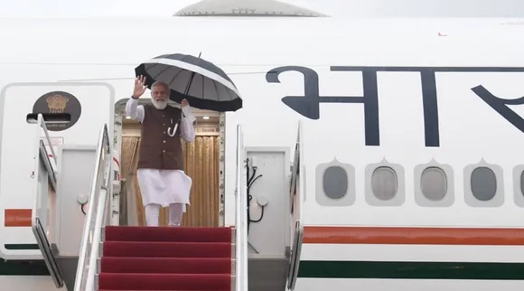 குடையுடன் அமெரிக்காவில் தரையிறங்கிய மோடி... இன்று குளோபல் சி.இ.ஓ.-க்களுடன் சந்திப்பு!