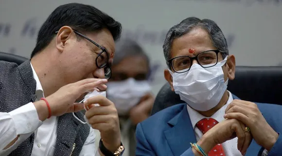 faceoff, centre objected, supreme court, supreme court collegium, உச்ச நீதிமன்ற நீதிபதி என்வி ரமணா, உச்ச நீதிமன்ற கொலிஜியம், சுப்ரிம் கோர்ட், உயர் நீதிமன்றம், இந்தியா, மத்திய அரசு, 12 names for high coruts, Chief Justice of India NV Ramana