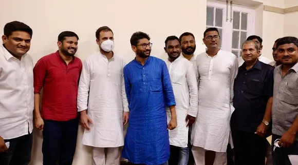 காங்கிரஸில் இணைந்த கன்யா... ஆதரவு மட்டுமே கொடுத்த மேவானி - காரணம் என்ன?