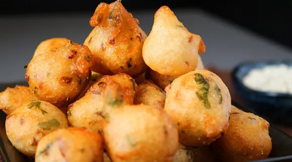 bonda Recipes in tamil: idli batter bonda making in tamil