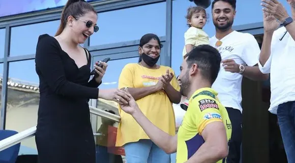 Ipl 2021 Tamil News: Chahar Proposes to Girlfriend After IPL Match vs Punjab Tamil News