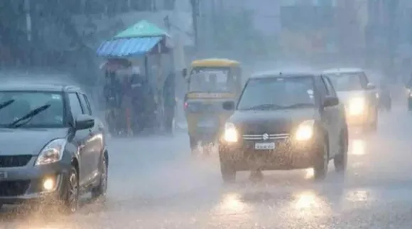 Tamil News : கனமழை எதிரொலி : இதுவரை 4 மாவட்டங்களுக்கு விடுமுறை அறிவிப்பு