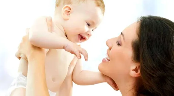 தாய்ப்பால் இளஞ்சிவப்பு நிறமாக மாறுவது ஏன்? நிபுணர்களின் பதில்!