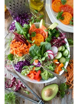 veg salad - unsplash (1)