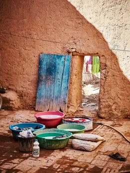 washing clothes (1)
