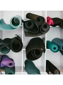 yoga mat - unsplash (1)