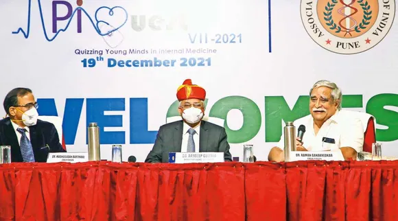 புதிய கொரோனா மாறுபாடுகளை சமாளிக்க தடுப்பூசிகளை மாற்றியமைக்கலாம் - எய்ம்ஸ் இயக்குநர்