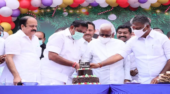 தவறு செய்தவர்கள் மனம் திருந்தினால், அவர்களை ஏற்பதே தலைமைக்கு அழகு - ஓபிஎஸ்