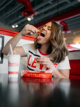 eating 3 - unsplash (1)