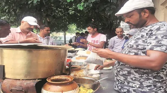 சாலையோர உணவகங்களில் தரமற்ற உணவு வழங்கினால் கடும் நடவடிக்கை; பயணிகளுக்கான உதவி எண்கள் அறிவிப்பு