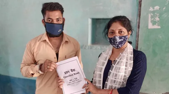 “ப்ரவுன்” காவி நிறம் போல் உள்ளது - பள்ளிச் சீருடைகள் நிறத்தை மாற்றிய ராஜஸ்தான்
