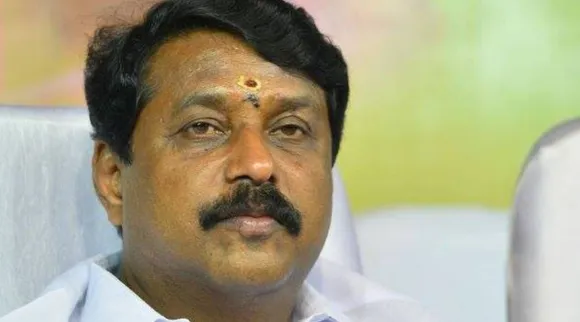 AIADMK cadres police complaint against Nainar Nagenthran, BJP MLA Nainar Nagenthran, Nainar Nagenthran wrong speech, நயினார் நாகேந்திரன் மீது நடவடிக்கை கோரி அதிமுக நிர்வாகிகள் புகார், பாஜக எம்எல்ஏ நயினார் நாகேந்திரன், அதிமுக, பாஜக, BJP, AIADMK, Tamilnadu, tamilnadu politics