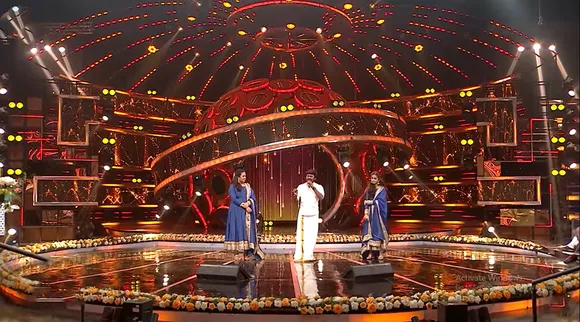 தாயுடன் மேடையேறிய சூப்பர் சிங்கர் செந்தில்: கண்கலங்க வைத்த அம்மா பாடல்