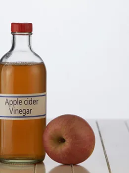 apple cider vinegar 2 - unsplash (1)