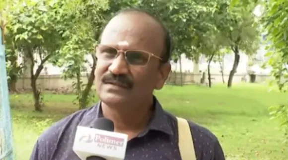 retired school teacher sacrifice doctor dream, retired school teacher Neet pass, retired school teacher Sivapirakasham, நீட் தேர்ச்சி பெற்ற 61 வயது ஆசிரியர், ஓய்வுபெற்ற ஆசிரியர், அரசுப் பள்ளி மாணவருக்காக டாக்டர் கனவை தியாகம் செய்த ஆசிரியர், எம்பிபிஎஸ், MBBS, mbbs counselling