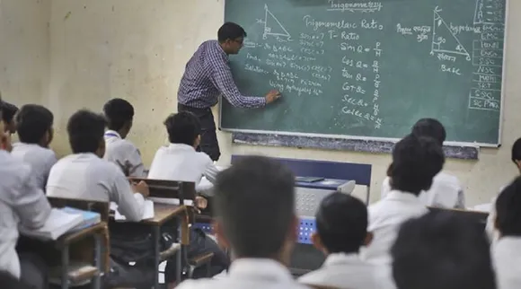 பள்ளிகளில் சிறப்புக் குழு; ஆசிரியர்களுக்கு எதிரான வன்முறையைத் தடுக்க அரசு நடவடிக்கை