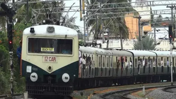 '2 டோஸ் தடுப்பூசி கட்டாயம்' - புறநகர் ரயிலில் பயணிக்க புதிய கட்டுப்பாடு