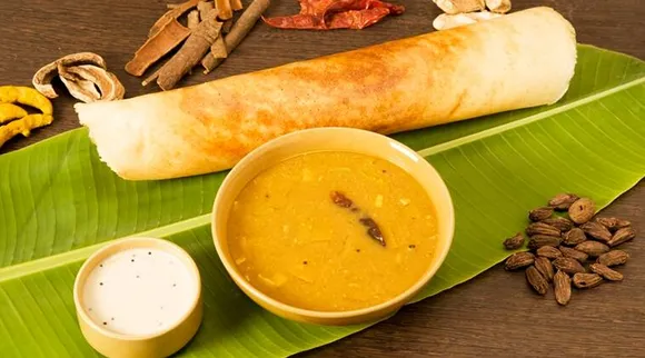 சூடான தவாவில் குளிர்ந்த தண்ணீர் தெளிக்கணும்... மொறு மொறு தோசைக்கு 7 டிப்ஸ்!