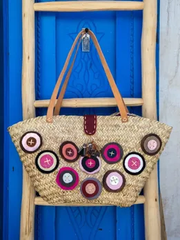 hand bag 4 - junsplash (1)