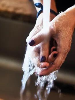 nails 3 - unsplash (1)
