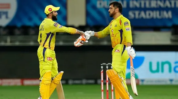 சிஎஸ்கே கேப்டன் பதவியை தோனியிடம் ஒப்படைத்த ஜடேஜா; வைரல் மீம்ஸ்