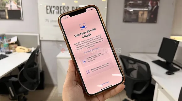 Face ID with a Mask: மாஸ்க் அணிந்தப்படி ஐபோனை அன்லாக் செய்வது எப்படி?