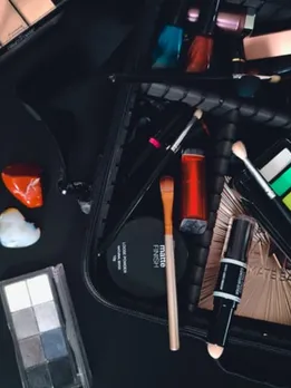 make up 3 - unspalsh (1)