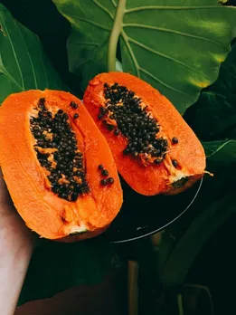 Papaya 4 - Unsplash (1)