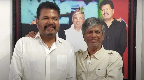 எஸ்.ஏ.சி வீட்டுக்கு வந்த இயக்குனர் ஷங்கர்: அங்கே விஜய் போட்டோவை பார்த்து..?