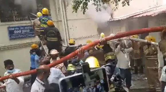 Fire at hospital Latest Update,Rajiv Gandhi Hospital ,Chennai,Government Hospital in chennai,fire in Government hospital,Fire Breaks Out at Chennai's Rajiv Gandhi Government Hospital,Fire Breaks Out at Chennai's Rajiv Gandhi Government Hospital,Fire at Chennai's Rajiv Gandhi Government Hospital,Fire at Rajiv Gandhi Government General hospital,Several Fire Tenders reached at Hospital,சென்னை ராஜீவ் காந்தி அரசு மருத்துவமனையில் தீ விபத்து,தீ விபத்து, அரசு மருத்துவமனையில் தீ விபத்து, ராஜீவ் காந்தி அரசு மருத்துவமனையில் தீ விபத்து