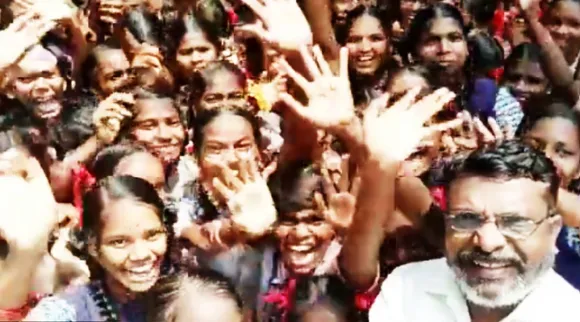 thirumavalavan, vck, thirumavalavan with students, thiruma, happy face thiruma, tamil indian express, thirumavalavan happy