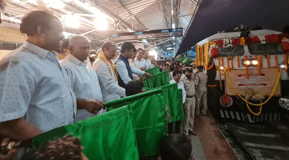 Train Shivamogga to Chennai via Tirupati flagged off, Shivamogga to Chennai via Tirupati Train, Biweekly Special Train Shivamogga to Chennai, Shivamogga to Chennai train, கர்நாடகாவில் இருந்து திருப்பதி வழியாக சென்னைக்கு சிறப்பு ரயில்கள் இயக்கம், ஷிவமோகா - சென்னை சிறப்பு ரயில்கள், ஷிவமோகா திருப்பதி சென்னி சிறப்பு ரயில், Biweekly Special Train Shivamogga to Chennai via Tirupati flagged off