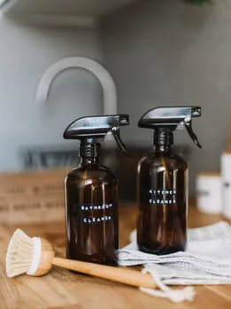cleaning 2 - unsplash (1)