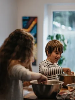 Children eating 6 - unsplash (1)