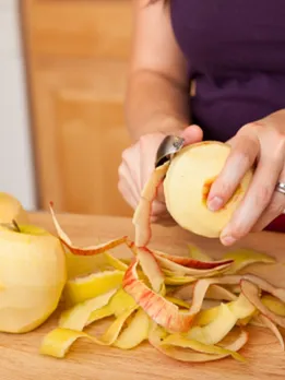 apple peel 1 - unsplash (1)