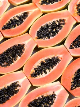 raw papaya 1 - unsplash (1)