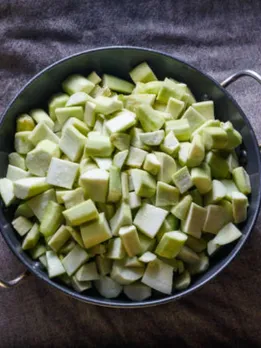 ridge gourd 1 - unspalsh (1)