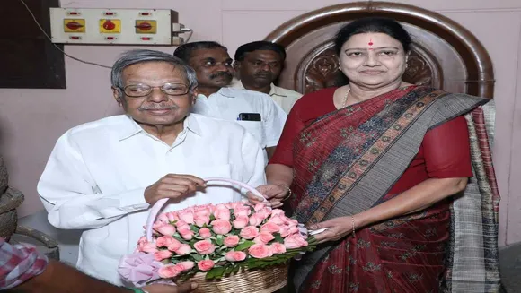 VK Sasikala meets Panruti Ramachandran