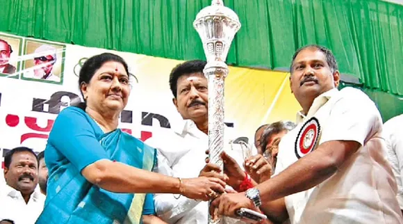 அண்ணன்- தங்கை கட்சிகள் இணைப்பு: அமர்க்களமான பிரியாணி விருந்து